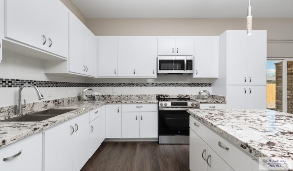 6121 GUADALUPE RIVER ST., BROWNSVILLE, TX 78521, 3 Bedrooms Bedrooms, ,2 BathroomsBathrooms,Residential,For Sale,6121 GUADALUPE RIVER ST.,29760979