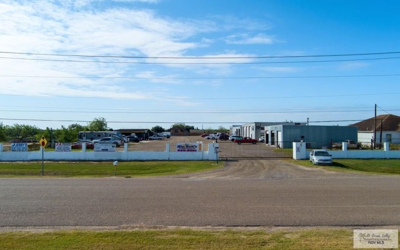 6975 PAREDES LINE RD. #Suite G, BROWNSVILLE, TX 78521, ,Commercial Lease,For Rent,6975 PAREDES LINE RD.,29761374