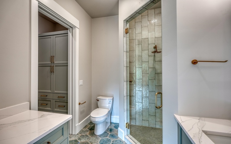 106 Edwards Circle, Horseshoe Bay, TX 78657, 3 Bedrooms Bedrooms, ,5 BathroomsBathrooms,Residential,For Sale,106 Edwards Circle,172076