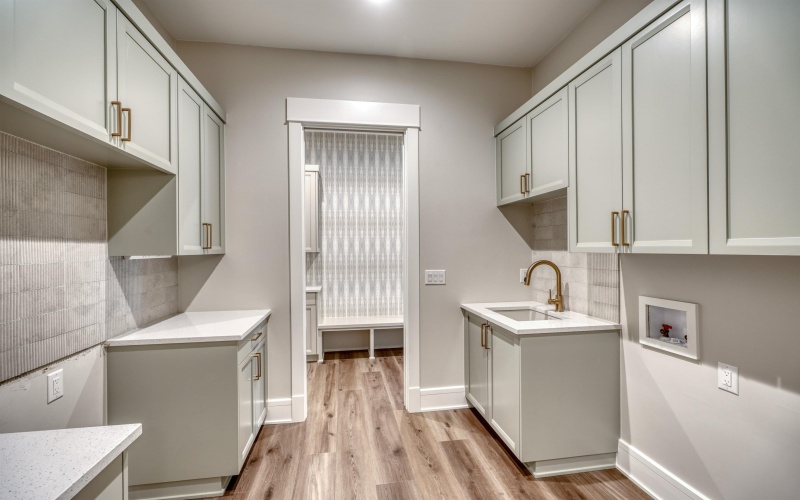 106 Edwards Circle, Horseshoe Bay, TX 78657, 3 Bedrooms Bedrooms, ,5 BathroomsBathrooms,Residential,For Sale,106 Edwards Circle,172076