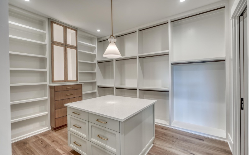 106 Edwards Circle, Horseshoe Bay, TX 78657, 3 Bedrooms Bedrooms, ,5 BathroomsBathrooms,Residential,For Sale,106 Edwards Circle,172076