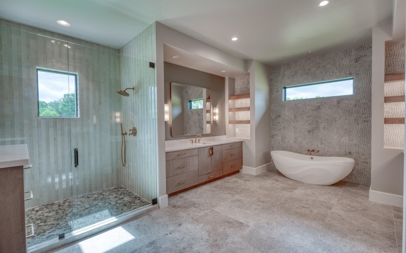 106 Edwards Circle, Horseshoe Bay, TX 78657, 3 Bedrooms Bedrooms, ,5 BathroomsBathrooms,Residential,For Sale,106 Edwards Circle,172076