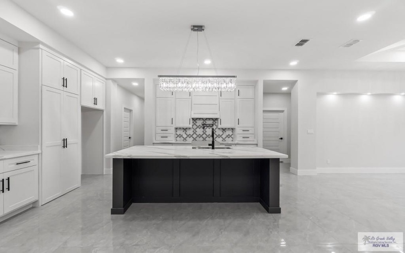 9752 HEIGHTS SOUTH, HARLINGEN, TX 78552, 4 Bedrooms Bedrooms, ,3 BathroomsBathrooms,Residential,For Sale,9752 HEIGHTS SOUTH,29761531