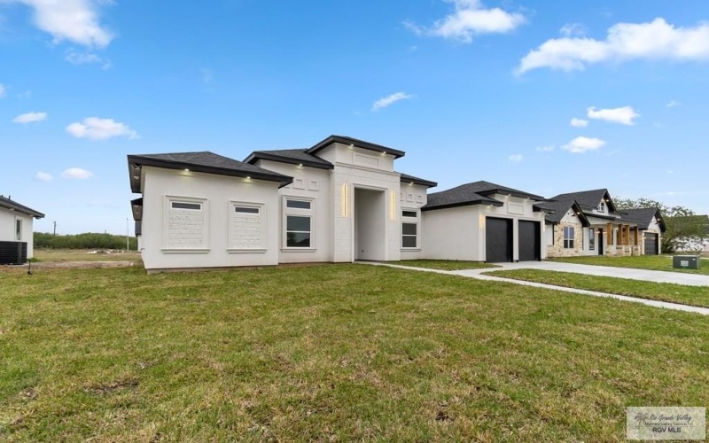 9752 HEIGHTS SOUTH, HARLINGEN, TX 78552, 4 Bedrooms Bedrooms, ,3 BathroomsBathrooms,Residential,For Sale,9752 HEIGHTS SOUTH,29761531