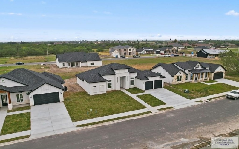 9752 HEIGHTS SOUTH, HARLINGEN, TX 78552, 4 Bedrooms Bedrooms, ,3 BathroomsBathrooms,Residential,For Sale,9752 HEIGHTS SOUTH,29761531