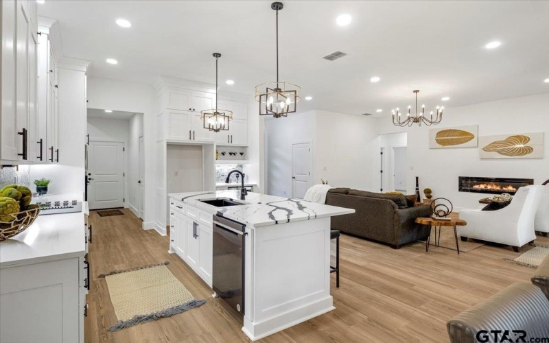 16022 RED OAK RD, Tyler, TX 75707, 4 Habitaciones Habitaciones , ,2 BañosBaños,Residential,En Venta,16022 RED OAK RD,25006516