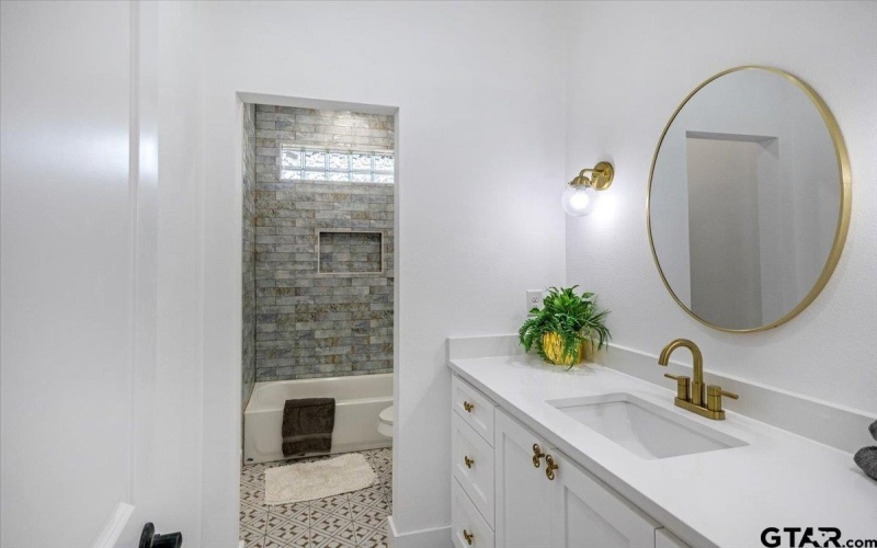 16022 RED OAK RD, Tyler, TX 75707, 4 Habitaciones Habitaciones , ,2 BañosBaños,Residential,En Venta,16022 RED OAK RD,25006516