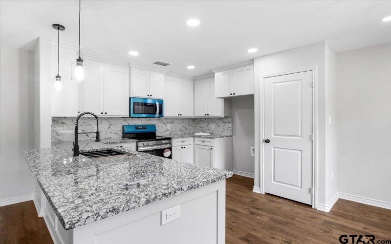 3115 W Rose St., Tyler, TX 75701, 3 Bedrooms Bedrooms, ,2 BathroomsBathrooms,Residential,For Sale,3115 W Rose St.,25006544
