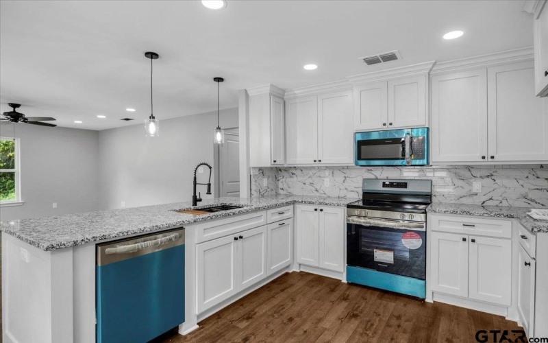 3115 W Rose St., Tyler, TX 75701, 3 Bedrooms Bedrooms, ,2 BathroomsBathrooms,Residential,For Sale,3115 W Rose St.,25006544