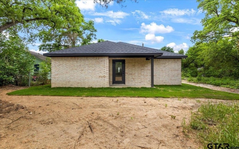 3115 W Rose St., Tyler, TX 75701, 3 Bedrooms Bedrooms, ,2 BathroomsBathrooms,Residential,For Sale,3115 W Rose St.,25006544
