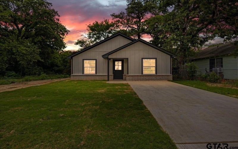 3115 W Rose St., Tyler, TX 75701, 3 Bedrooms Bedrooms, ,2 BathroomsBathrooms,Residential,For Sale,3115 W Rose St.,25006544