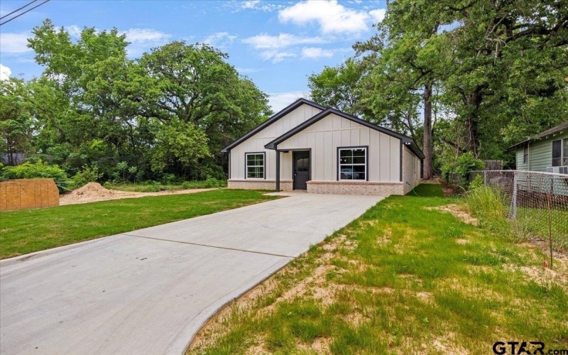 3115 W Rose St., Tyler, TX 75701, 3 Bedrooms Bedrooms, ,2 BathroomsBathrooms,Residential,For Sale,3115 W Rose St.,25006544