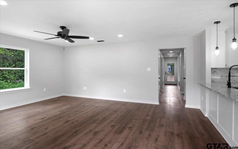 3115 W Rose St., Tyler, TX 75701, 3 Bedrooms Bedrooms, ,2 BathroomsBathrooms,Residential,For Sale,3115 W Rose St.,25006544