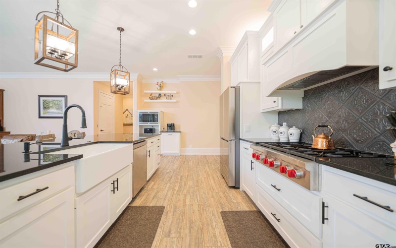 636 County Road 3330, Omaha, TX 75571, 4 Bedrooms Bedrooms, ,5 BathroomsBathrooms,Farm,For Sale,636 County Road 3330,25006589
