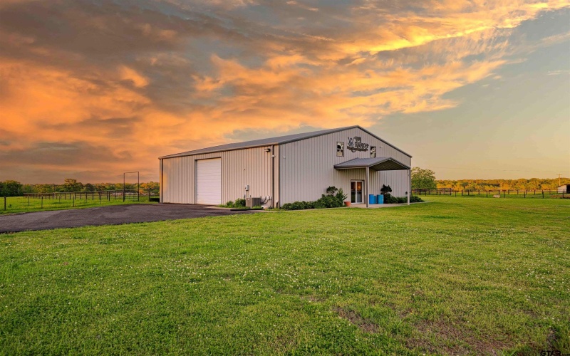 636 County Road 3330, Omaha, TX 75571, 4 Bedrooms Bedrooms, ,5 BathroomsBathrooms,Farm,For Sale,636 County Road 3330,25006589