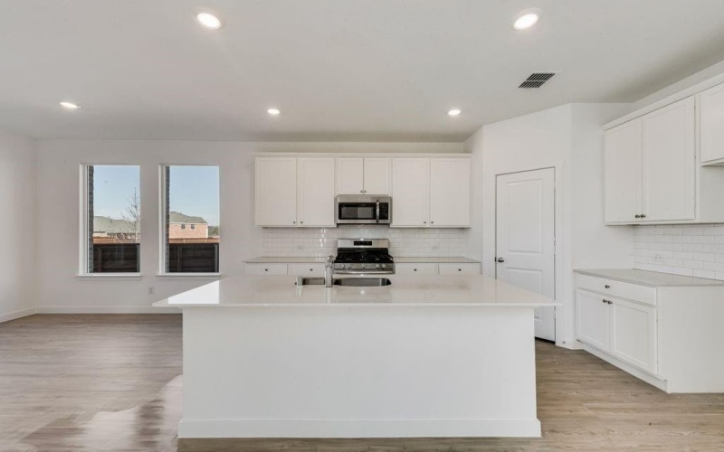 3504 Falcon Field Drive, Mesquite, TX 75181, 3 Bedrooms Bedrooms, ,2 BathroomsBathrooms,Residential,For Sale,3504 Falcon Field Drive,20868867