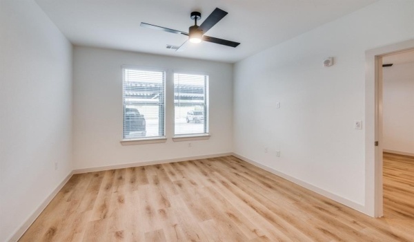 512 N Ewing Avenue #304, Dallas, TX 75203, 1 Dormitorio Habitaciones , ,1 BañoBaños,Residential Lease,En Alquiler,512 N Ewing Avenue,20866798