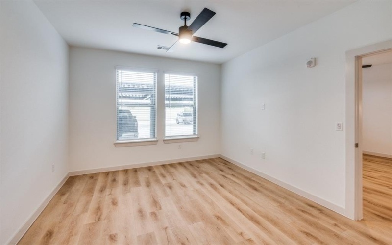 512 N Ewing Avenue #304, Dallas, TX 75203, 1 Dormitorio Habitaciones , ,1 BañoBaños,Residential Lease,En Alquiler,512 N Ewing Avenue,20866798
