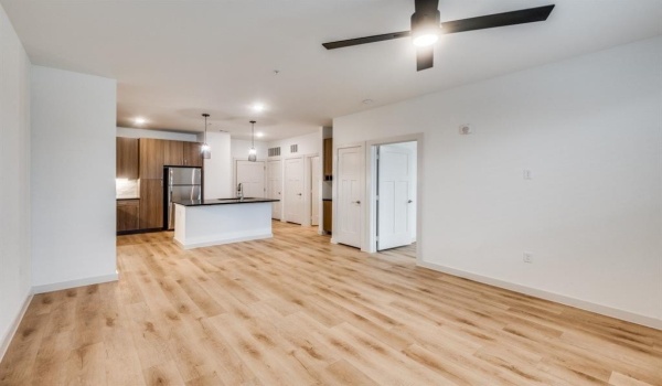 512 N Ewing Avenue #304, Dallas, TX 75203, 1 Dormitorio Habitaciones , ,1 BañoBaños,Residential Lease,En Alquiler,512 N Ewing Avenue,20866798