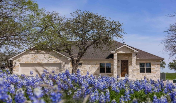 138 Friend's Wood Avenue, Kingsland, TX 78639, 3 Bedrooms Bedrooms, ,2 BathroomsBathrooms,Residential,For Sale,138 Friend's Wood Avenue,172508