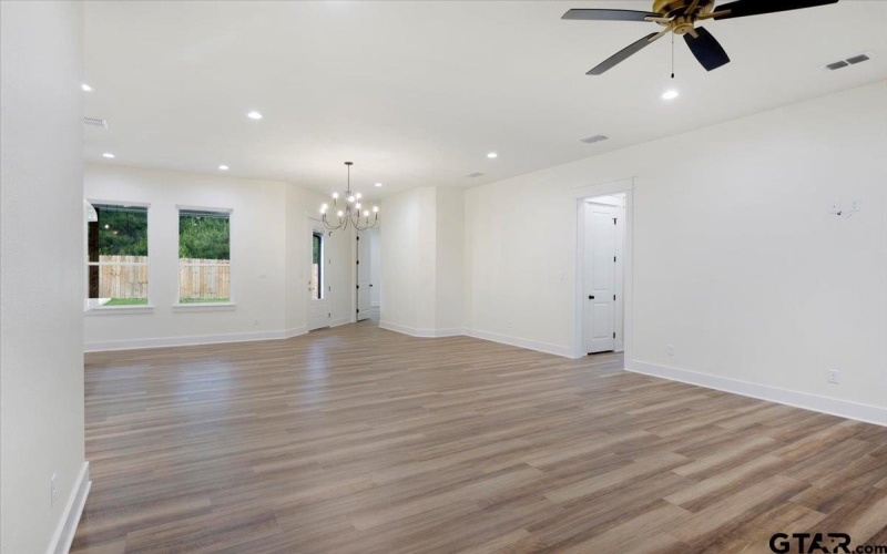 9512 FRIEDLANDER WAY, Tyler, TX 75703, 4 Habitaciones Habitaciones , ,3 BañosBaños,Residential,En Venta,9512 FRIEDLANDER WAY,25006761