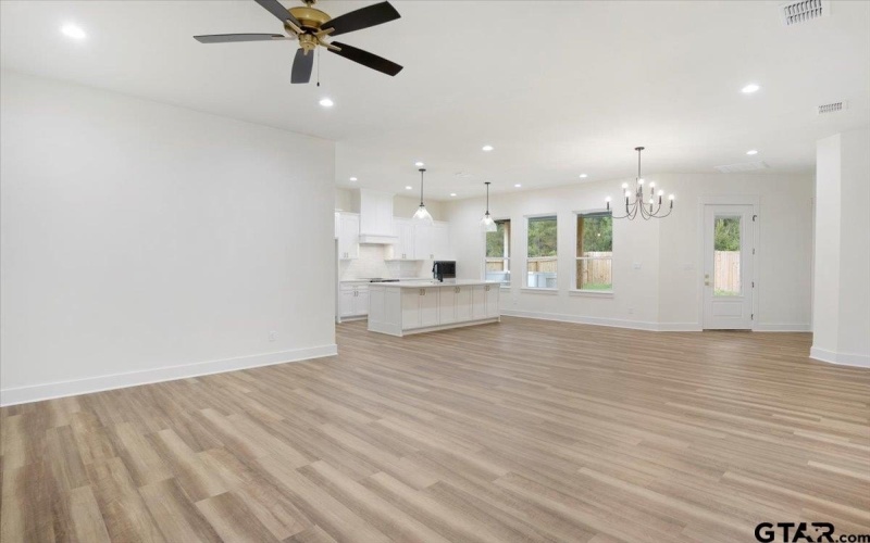 9512 FRIEDLANDER WAY, Tyler, TX 75703, 4 Habitaciones Habitaciones , ,3 BañosBaños,Residential,En Venta,9512 FRIEDLANDER WAY,25006761
