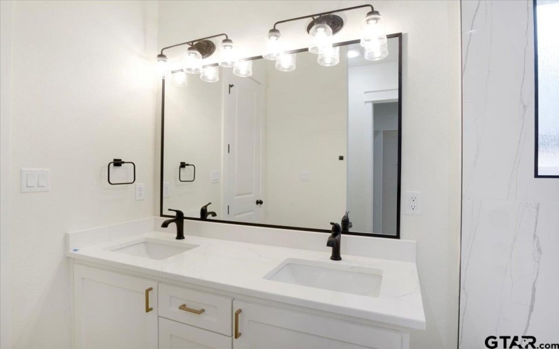 9512 FRIEDLANDER WAY, Tyler, TX 75703, 4 Habitaciones Habitaciones , ,3 BañosBaños,Residential,En Venta,9512 FRIEDLANDER WAY,25006761