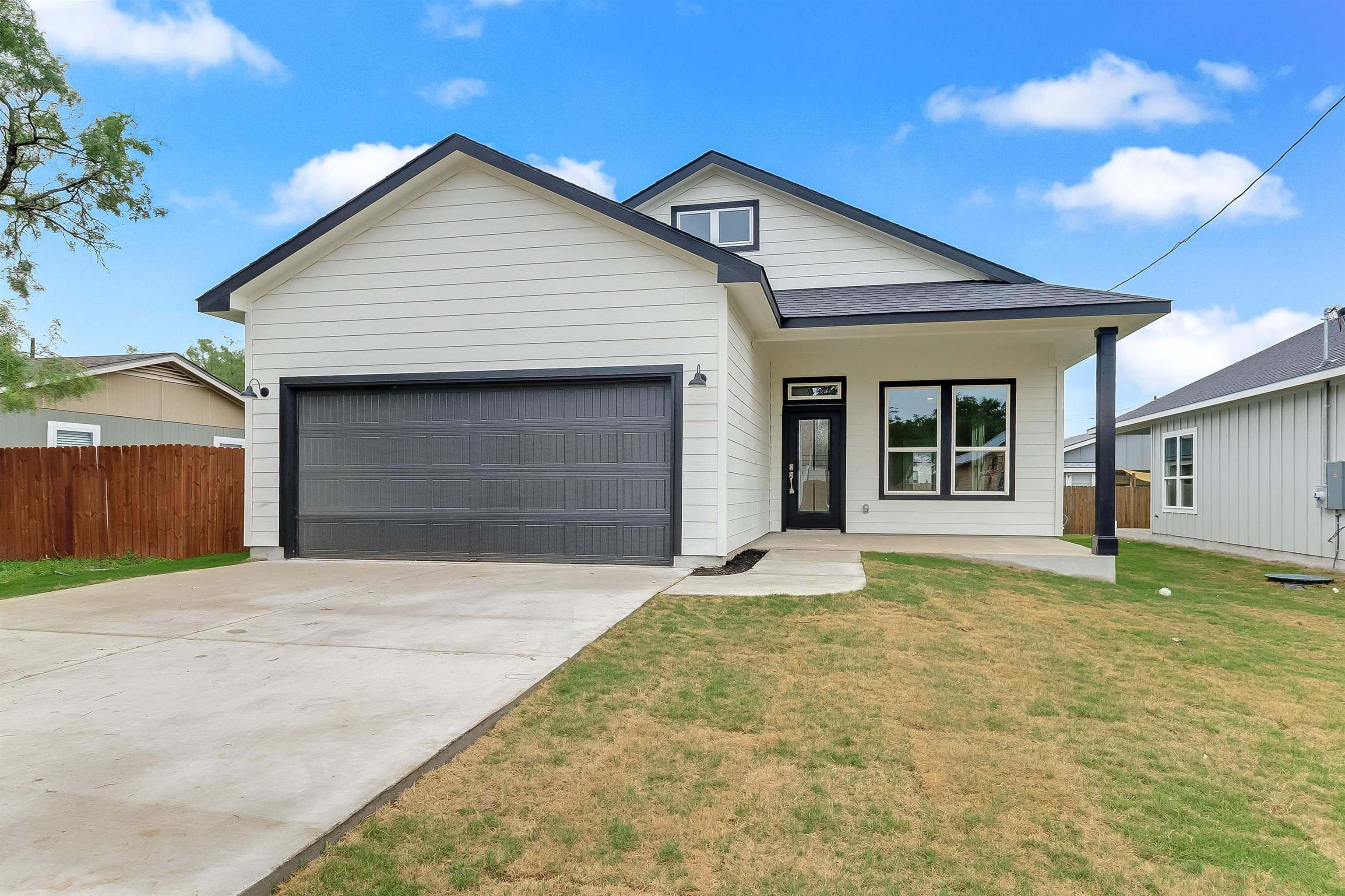 650 Aspen Lane, Cottonwood Shores, TX 78657, 3 Bedrooms Bedrooms, ,2 BathroomsBathrooms,Residential,For Sale,650 Aspen Lane,172910