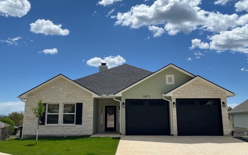 1811 Chateau Lane, Kerrville, TX 78028, 4 Habitaciones Habitaciones , ,2 BañosBaños,Residential,En Venta,1811 Chateau Lane,114390