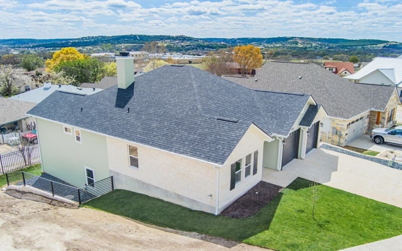 1811 Chateau Lane, Kerrville, TX 78028, 4 Habitaciones Habitaciones , ,2 BañosBaños,Residential,En Venta,1811 Chateau Lane,114390