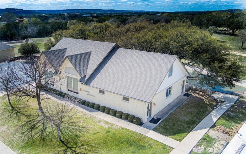 1811 Chateau Lane, Kerrville, TX 78028, 4 Habitaciones Habitaciones , ,2 BañosBaños,Residential,En Venta,1811 Chateau Lane,114390