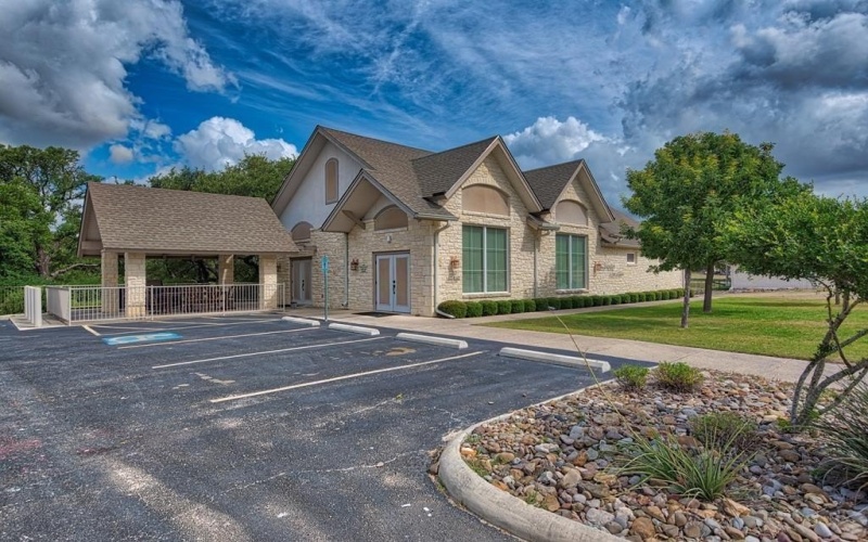 1811 Chateau Lane, Kerrville, TX 78028, 4 Habitaciones Habitaciones , ,2 BañosBaños,Residential,En Venta,1811 Chateau Lane,114390