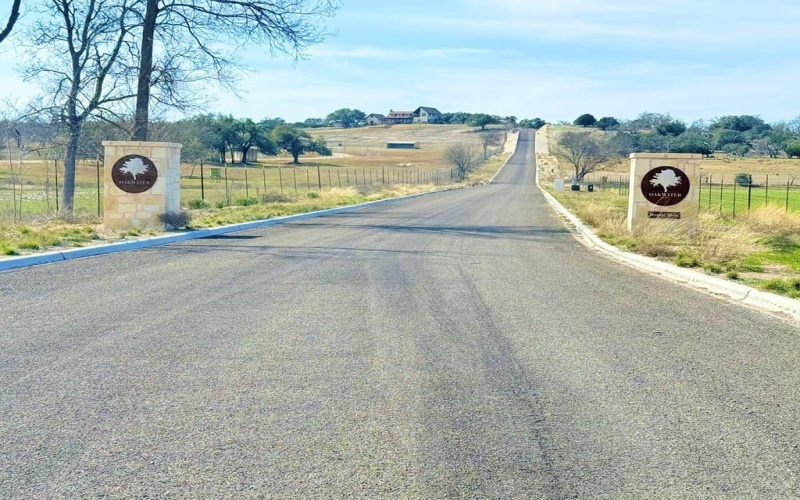 Pinnacle Dr, Fredericksburg, TX 78624, 4 Bedrooms Bedrooms, ,2 BathroomsBathrooms,Residential,For Sale,Pinnacle Dr,116138