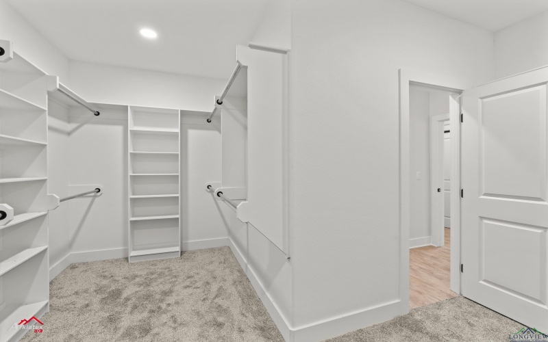 326 Clara Ln, Kilgore, TX 75662, 3 Bedrooms Bedrooms, ,2 BathroomsBathrooms,Residential,For Sale,326 Clara Ln,20252895
