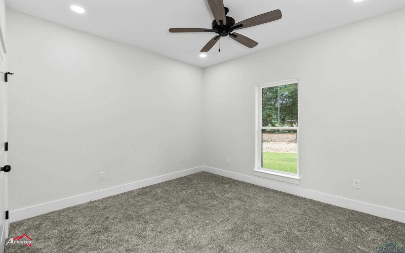 326 Clara Ln, Kilgore, TX 75662, 3 Bedrooms Bedrooms, ,2 BathroomsBathrooms,Residential,For Sale,326 Clara Ln,20252895