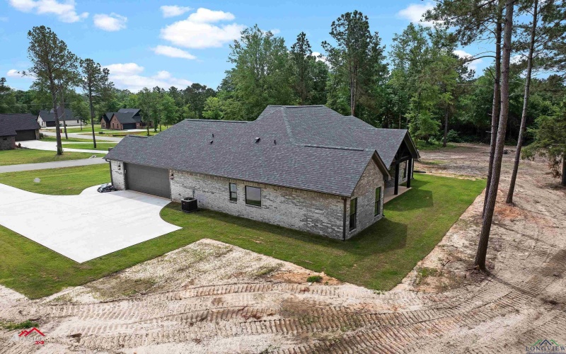 326 Clara Ln, Kilgore, TX 75662, 3 Bedrooms Bedrooms, ,2 BathroomsBathrooms,Residential,For Sale,326 Clara Ln,20252895