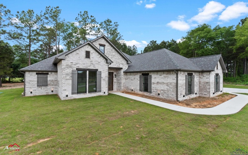 326 Clara Ln, Kilgore, TX 75662, 3 Bedrooms Bedrooms, ,2 BathroomsBathrooms,Residential,For Sale,326 Clara Ln,20252895