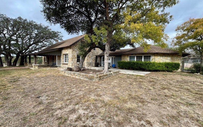 1275 Cypress Creek Rd, Kerrville, TX 78028, ,Granja,En Venta,1275 Cypress Creek Rd,118157