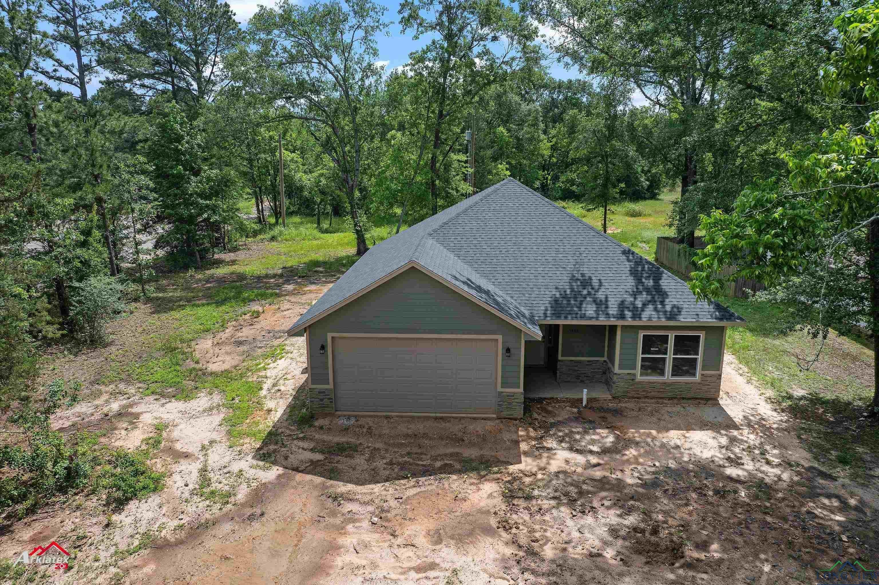 1406 Commerce, Kilgore, TX 75662, 3 Bedrooms Bedrooms, ,2 BathroomsBathrooms,Residential,For Sale,1406 Commerce,20253219
