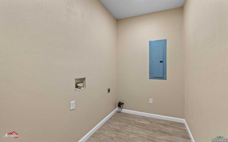 1406 Commerce, Kilgore, TX 75662, 3 Bedrooms Bedrooms, ,2 BathroomsBathrooms,Residential,For Sale,1406 Commerce,20253219