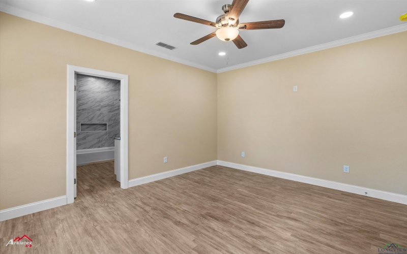 1406 Commerce, Kilgore, TX 75662, 3 Bedrooms Bedrooms, ,2 BathroomsBathrooms,Residential,For Sale,1406 Commerce,20253219
