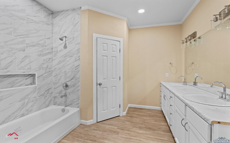 1406 Commerce, Kilgore, TX 75662, 3 Bedrooms Bedrooms, ,2 BathroomsBathrooms,Residential,For Sale,1406 Commerce,20253219