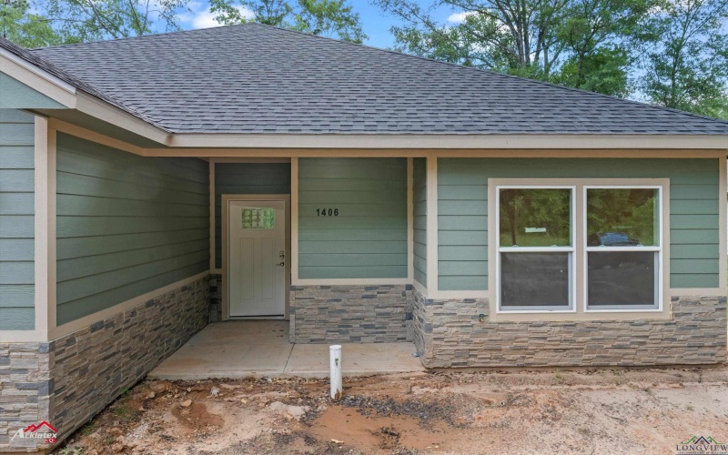 1406 Commerce, Kilgore, TX 75662, 3 Bedrooms Bedrooms, ,2 BathroomsBathrooms,Residential,For Sale,1406 Commerce,20253219