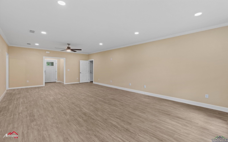 1406 Commerce, Kilgore, TX 75662, 3 Bedrooms Bedrooms, ,2 BathroomsBathrooms,Residential,For Sale,1406 Commerce,20253219