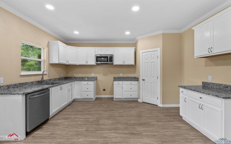 1406 Commerce, Kilgore, TX 75662, 3 Bedrooms Bedrooms, ,2 BathroomsBathrooms,Residential,For Sale,1406 Commerce,20253219