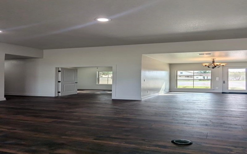 2015 N Chalet Circle, Kerrville, TX 78028, 3 Bedrooms Bedrooms, ,2 BathroomsBathrooms,Residential,For Sale,2015 N Chalet Circle,118336