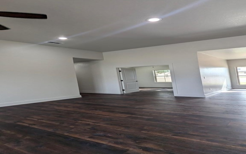 2015 N Chalet Circle, Kerrville, TX 78028, 3 Bedrooms Bedrooms, ,2 BathroomsBathrooms,Residential,For Sale,2015 N Chalet Circle,118336
