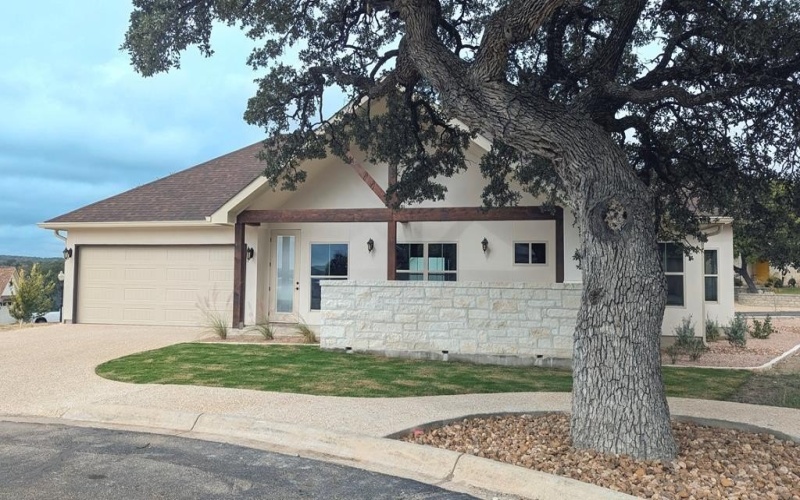 2015 N Chalet Circle, Kerrville, TX 78028, 3 Bedrooms Bedrooms, ,2 BathroomsBathrooms,Residential,For Sale,2015 N Chalet Circle,118336