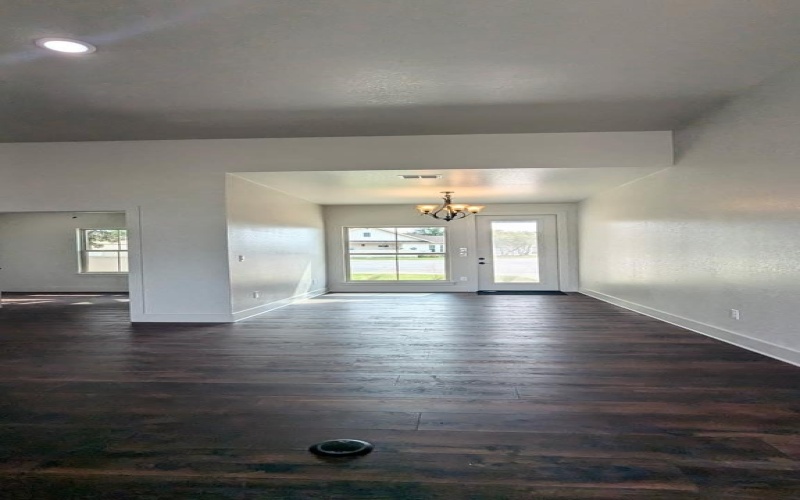 2015 N Chalet Circle, Kerrville, TX 78028, 3 Bedrooms Bedrooms, ,2 BathroomsBathrooms,Residential,For Sale,2015 N Chalet Circle,118336