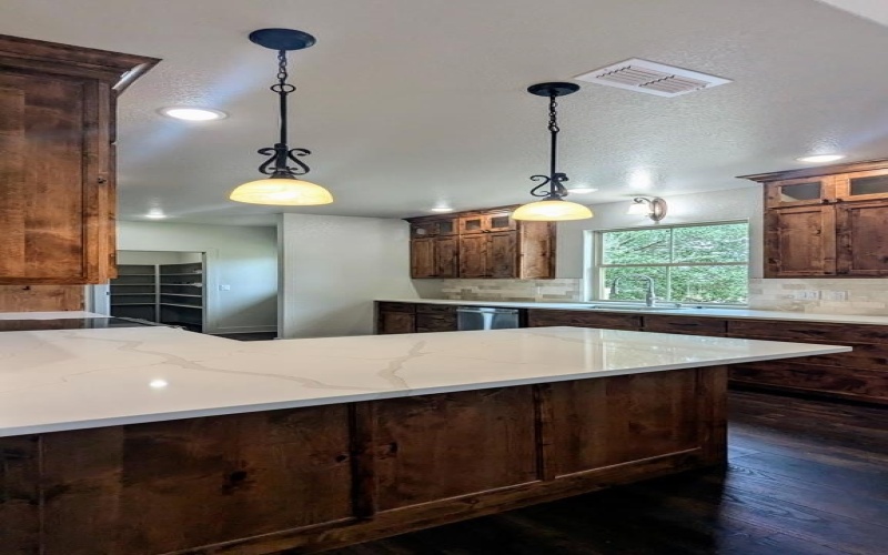 2015 N Chalet Circle, Kerrville, TX 78028, 3 Bedrooms Bedrooms, ,2 BathroomsBathrooms,Residential,For Sale,2015 N Chalet Circle,118336